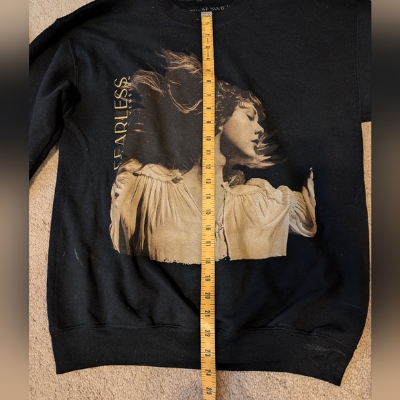 Fearless Taylor's Version graphic black crew neck (Taylor Swift merch) - Picture 4 of 9